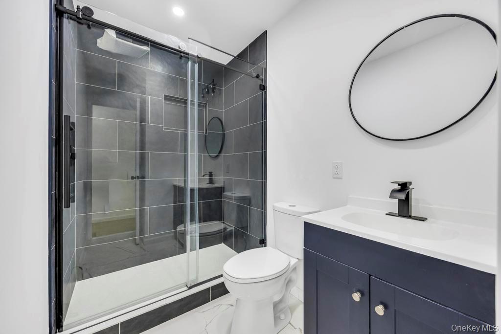 #7 photo, 303 Woodbury Road, מחוז נסאו Hicksville , NY 11801