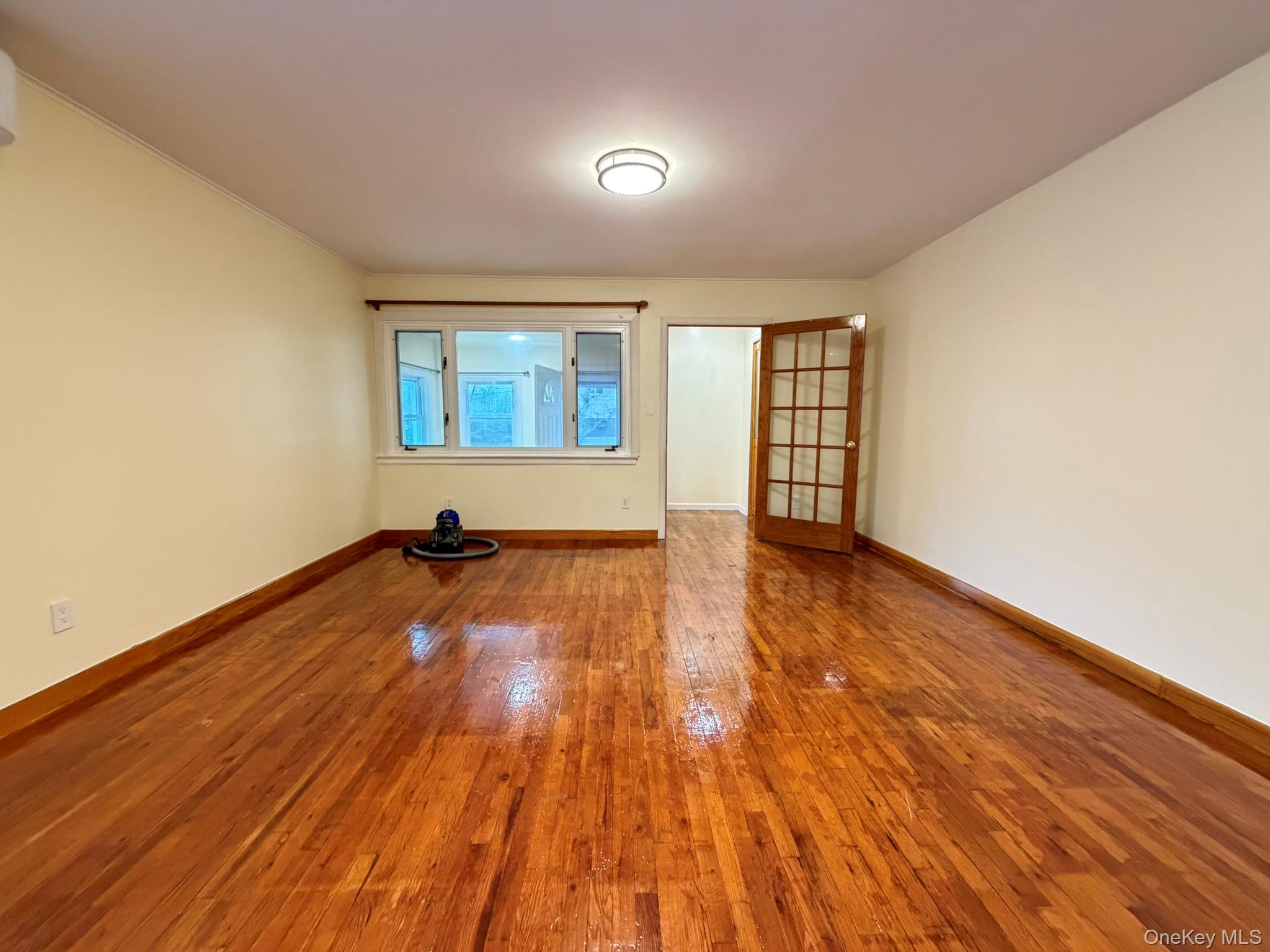 #3 photo, 137-02 64th Road, फ्लशिंग Flushing , NY 11367