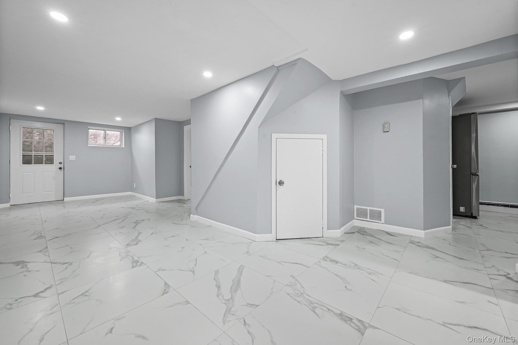 #20 photo, 186 Westwood Drive, Brentwood , NY 11717