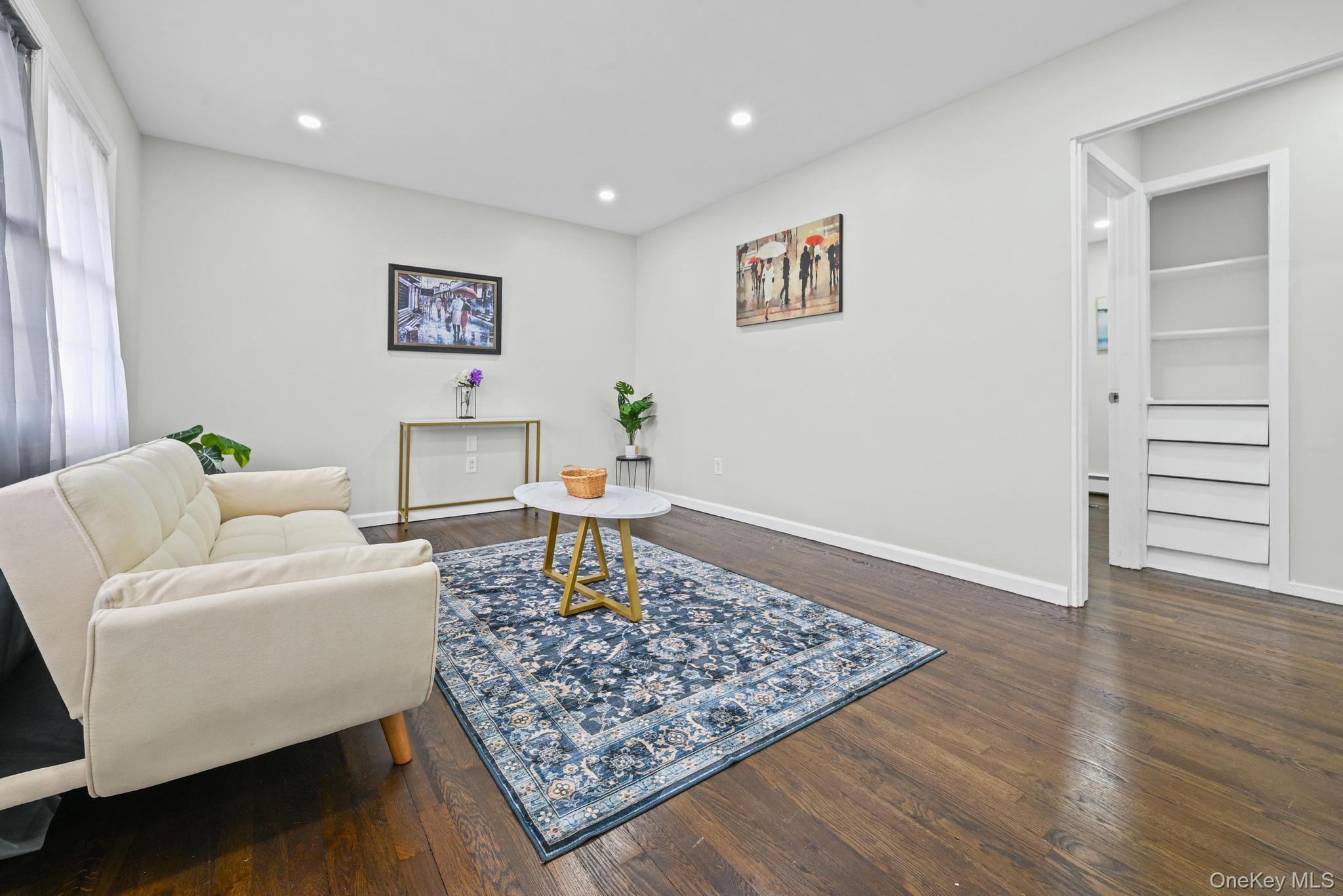 #7 photo, 186 Westwood Drive, Brentwood , NY 11717