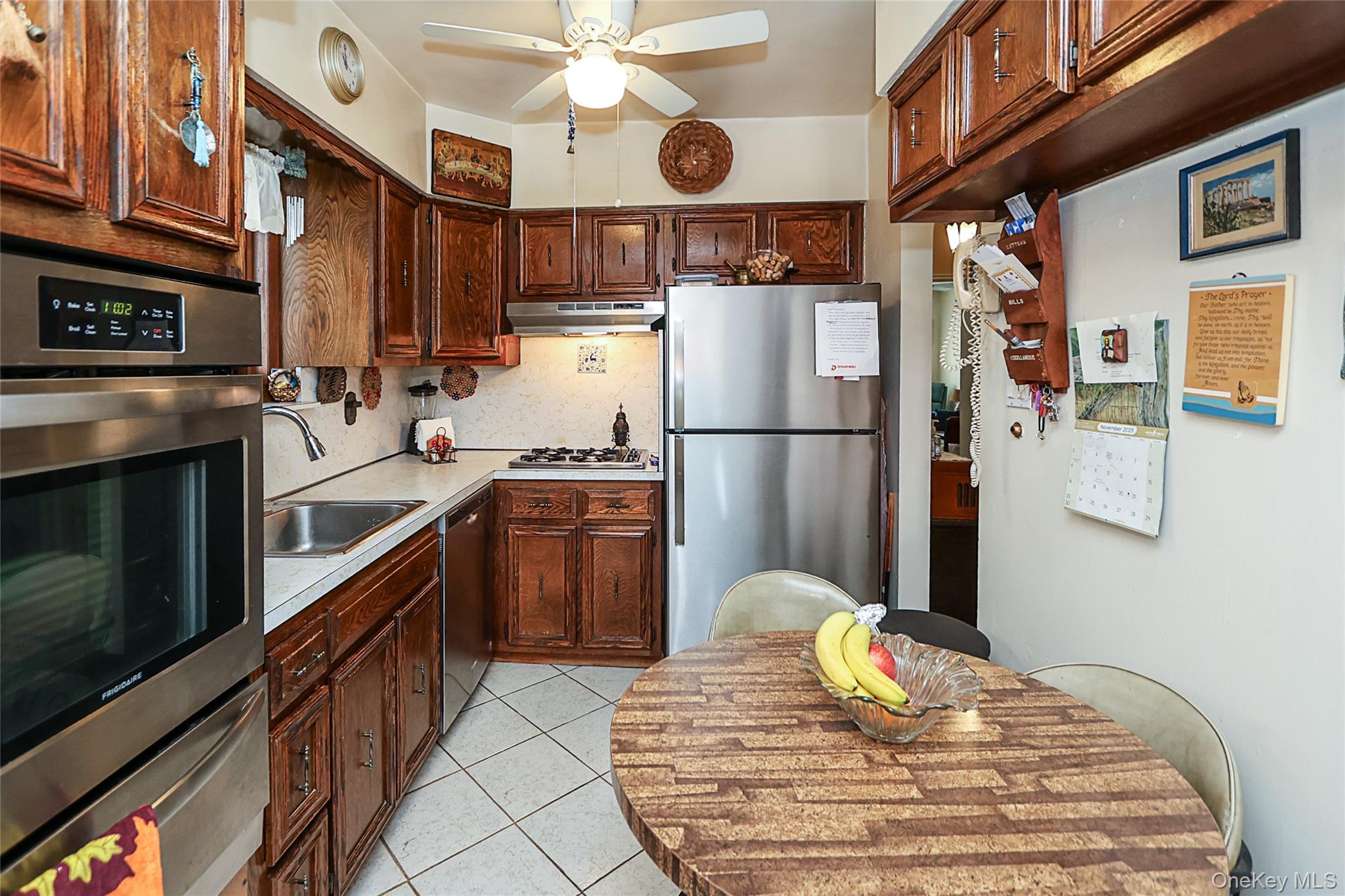 #11 photo, 2037 37th Street, كوينز Astoria , NY 11105