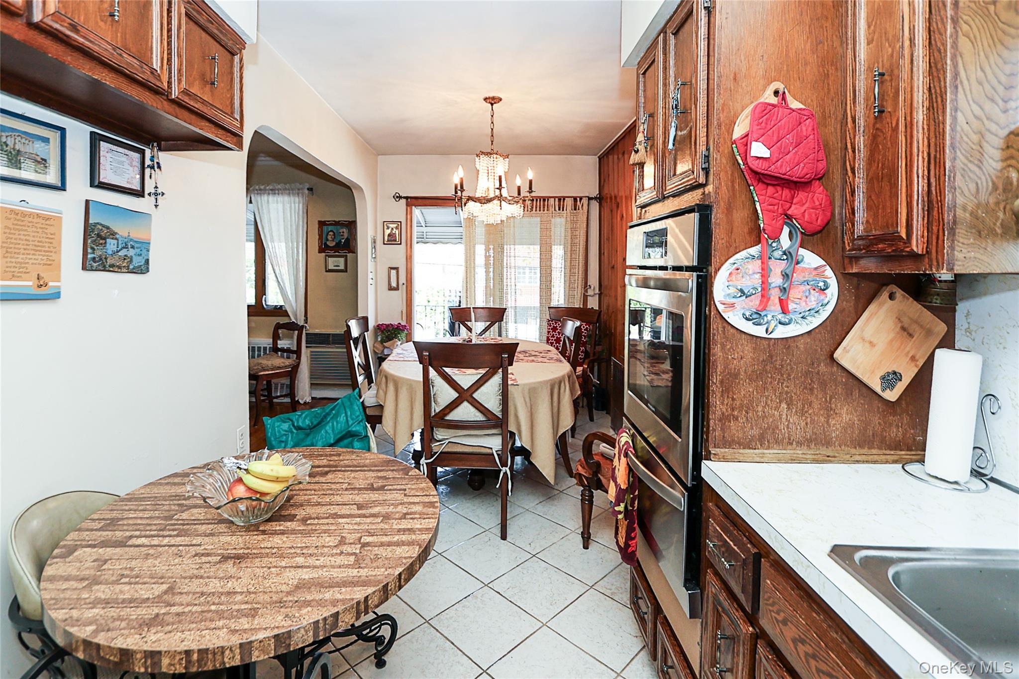 #13 photo, 2037 37th Street, كوينز Astoria , NY 11105