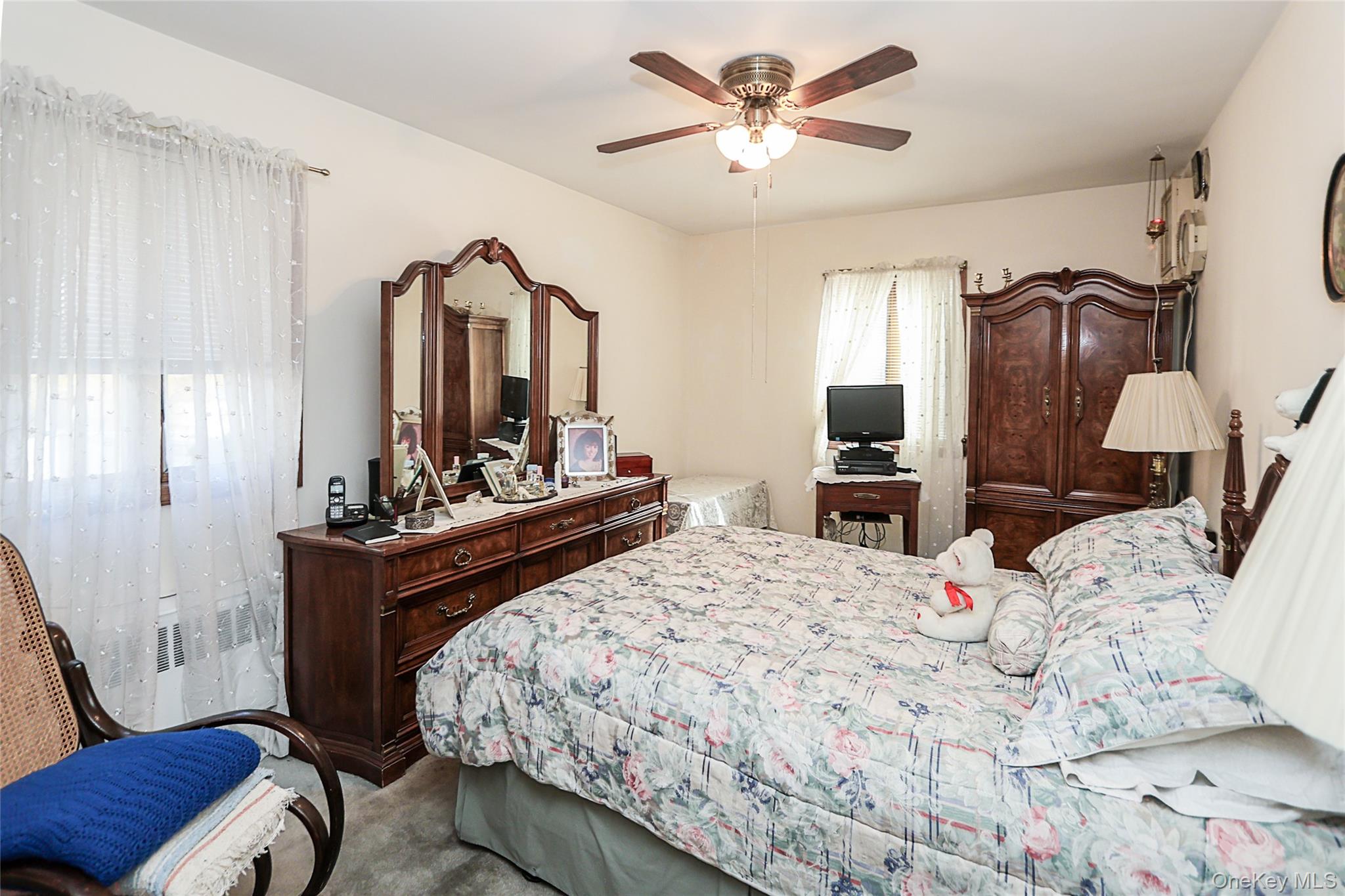 #14 photo, 2037 37th Street, كوينز Astoria , NY 11105