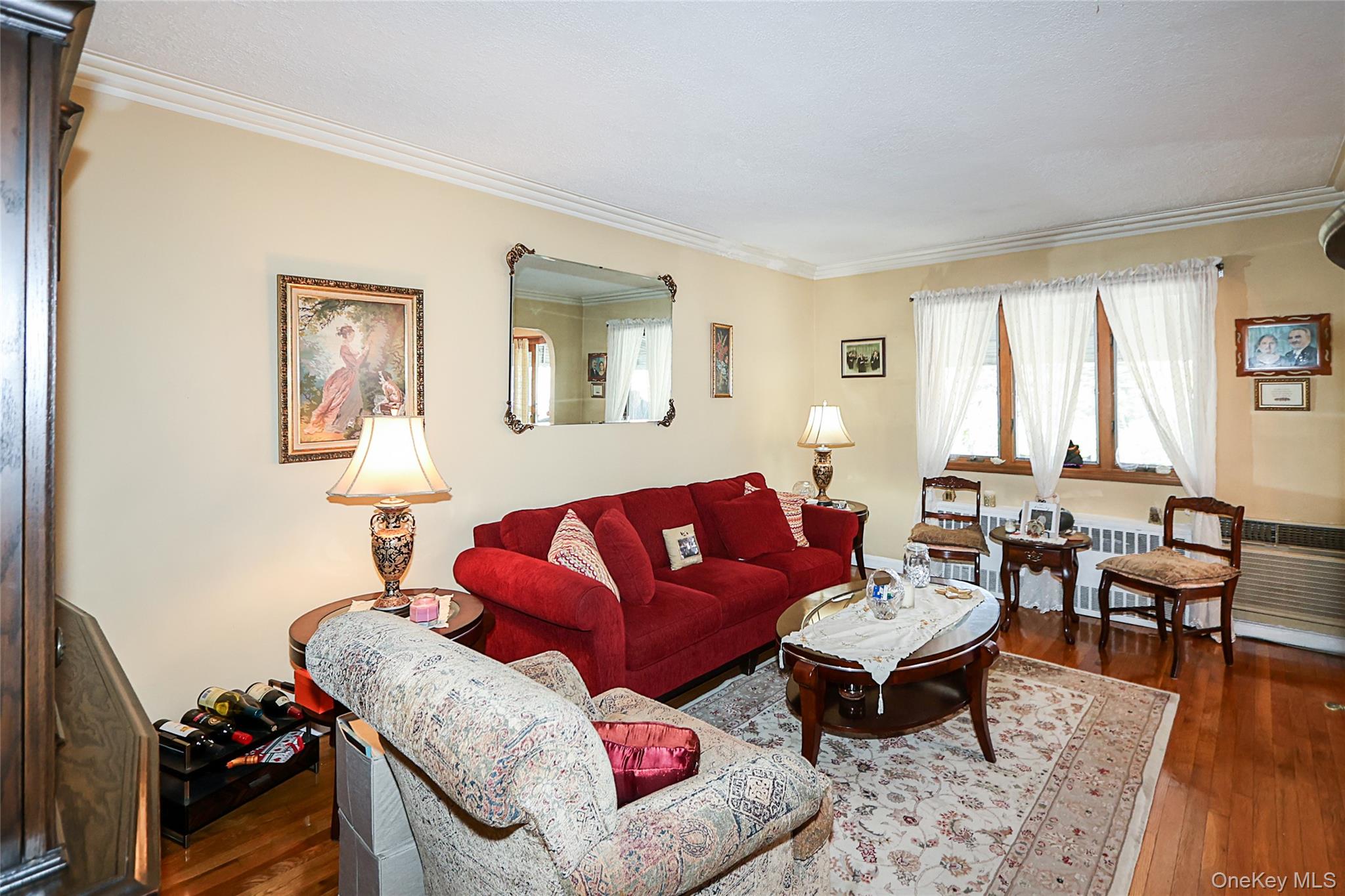 #5 photo, 2037 37th Street, كوينز Astoria , NY 11105