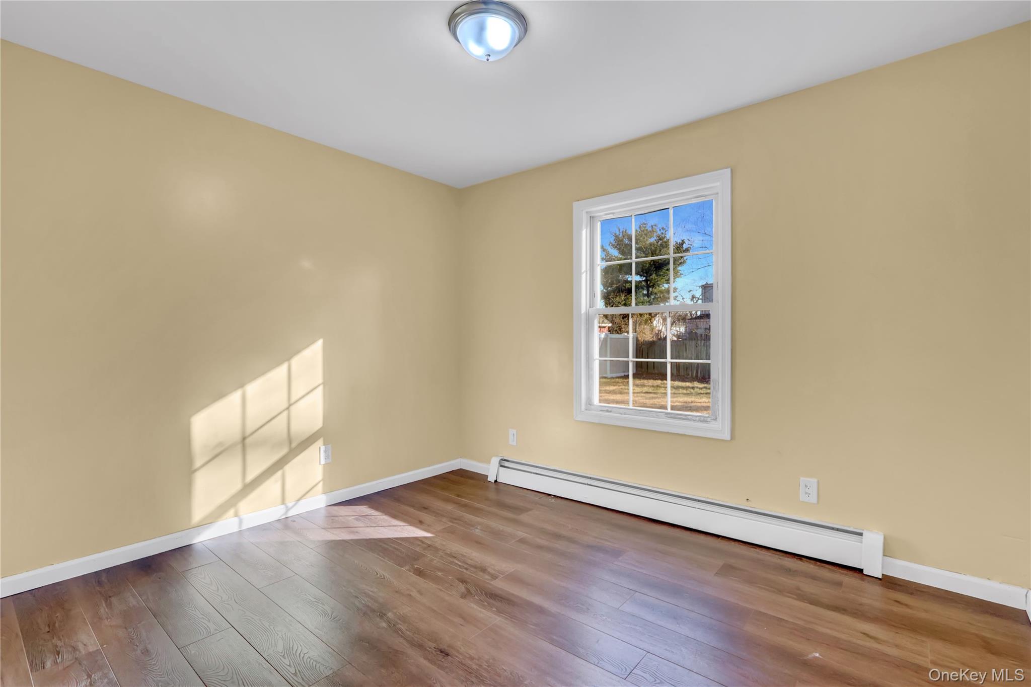 #14 photo, 13 Dietz Street, 東長島 Central Islip , NY 11722