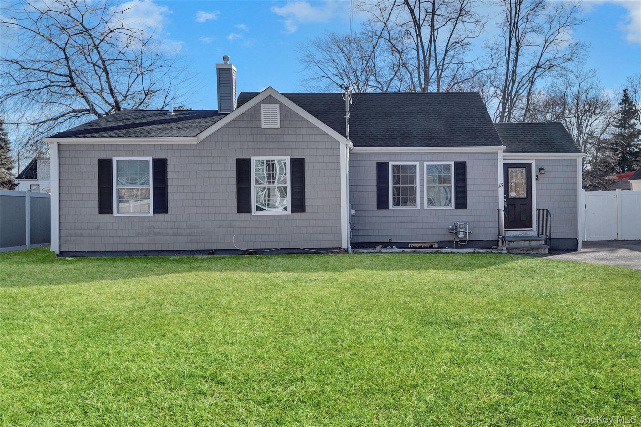 #2 photo, 13 Dietz Street, 東長島 Central Islip , NY 11722