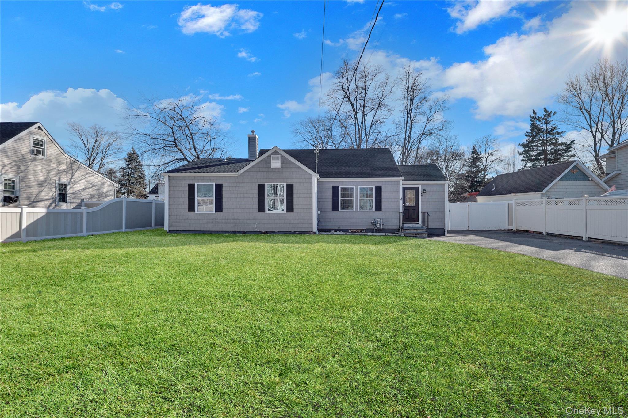 #3 photo, 13 Dietz Street, 東長島 Central Islip , NY 11722