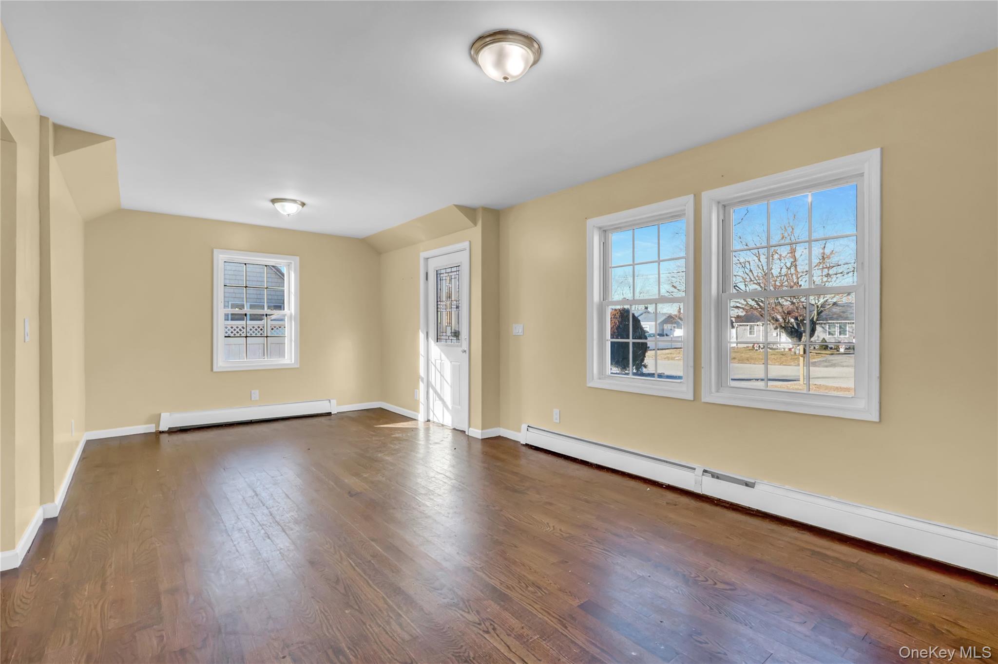 #8 photo, 13 Dietz Street, 東長島 Central Islip , NY 11722