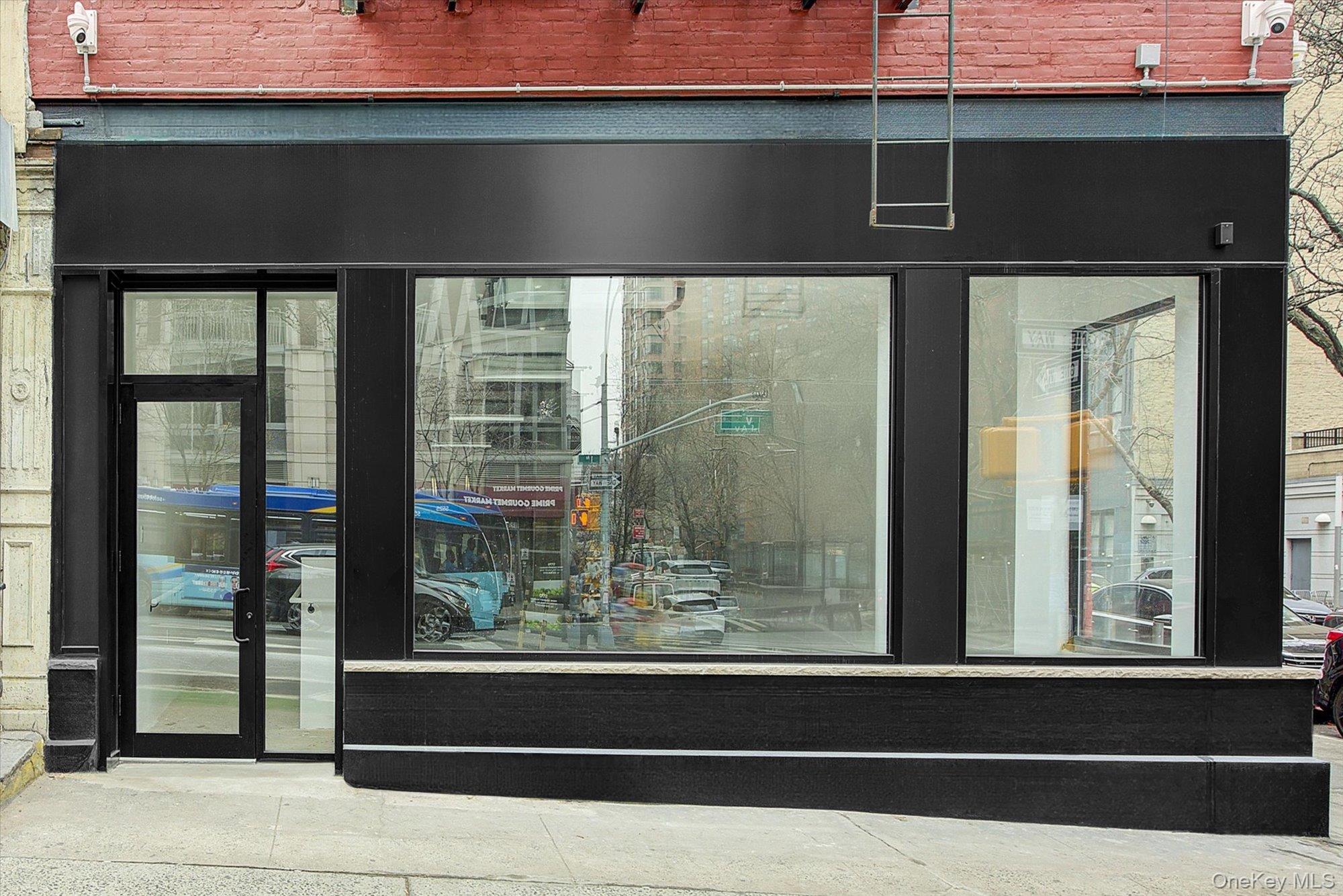 #2 photo, First Avenue 1779, New York (Manhattan) , NY 10128