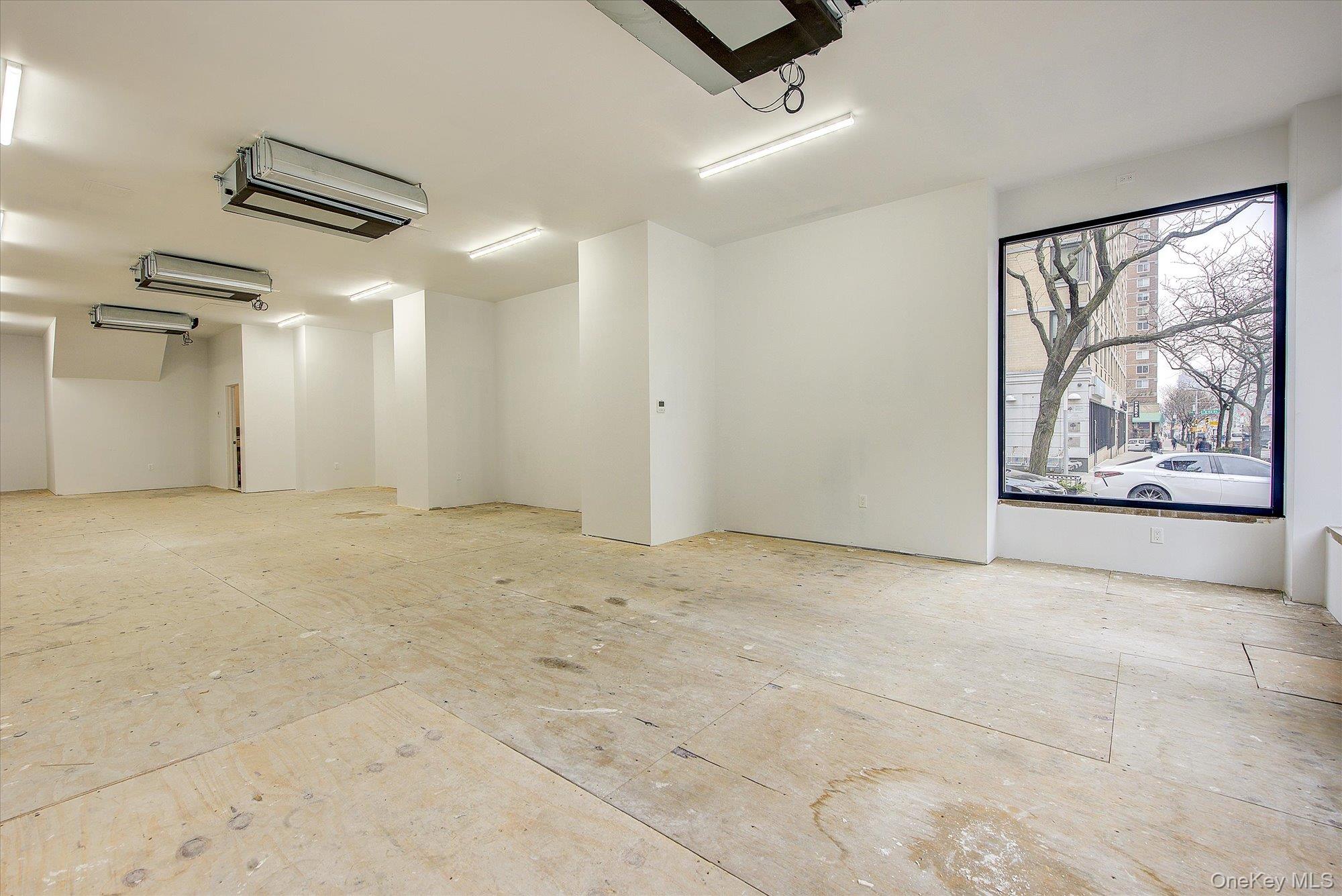 #7 photo, First Avenue 1779, New York (Manhattan) , NY 10128