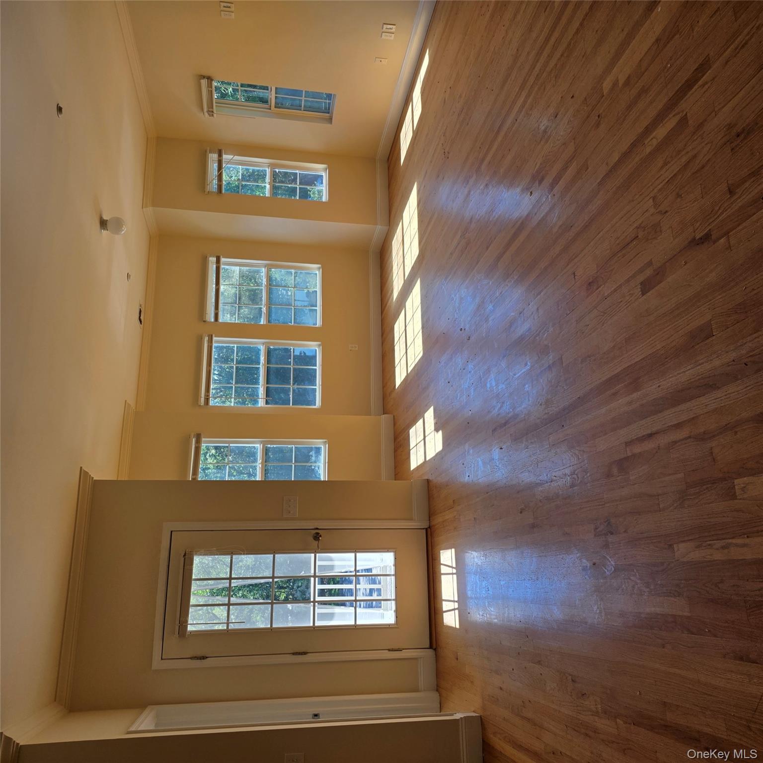 #7 photo, 3025 Sunrise Highway, Islip Terrace , NY 11752