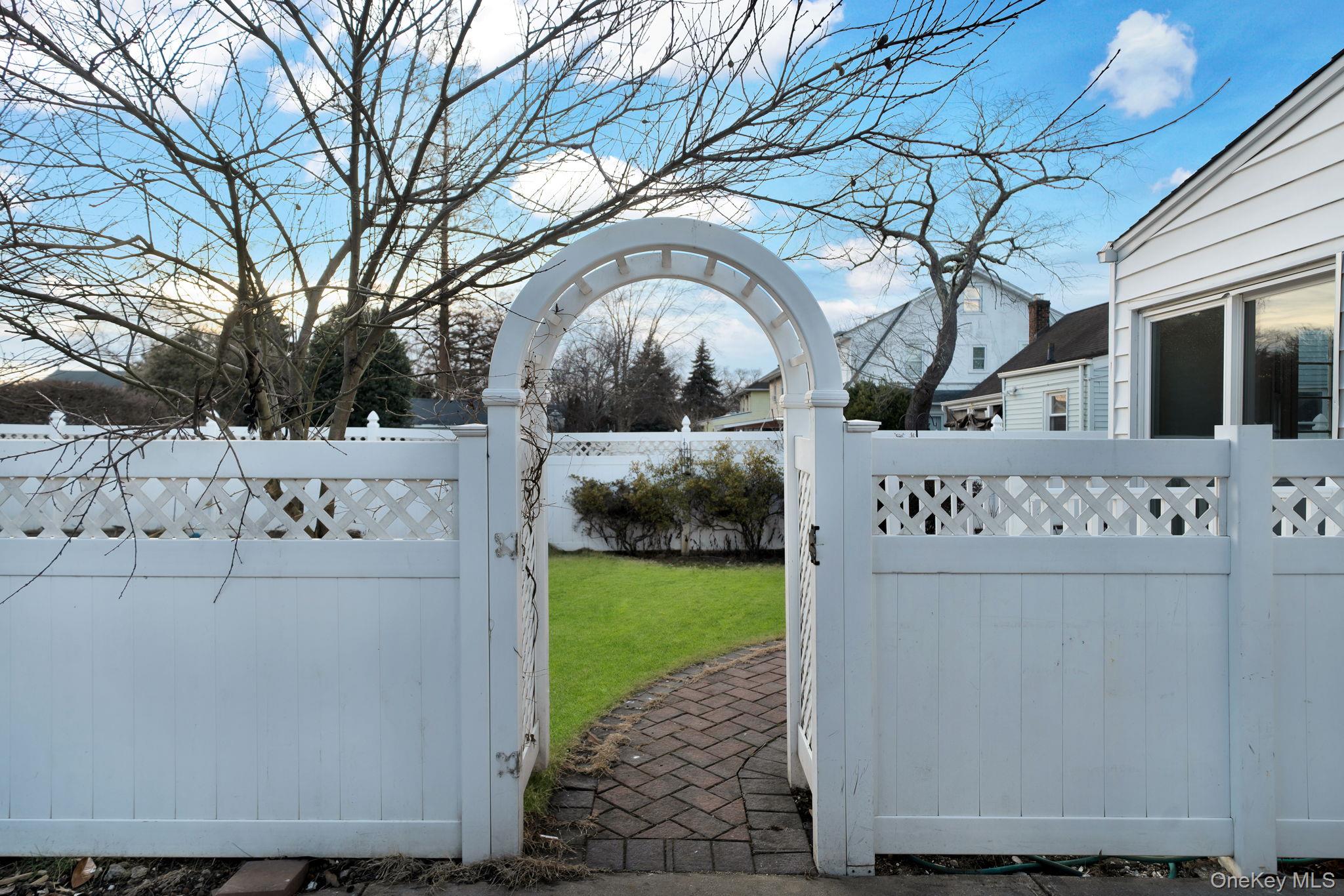 #19 photo, 6 Elliott Place, Freeport , NY 11520