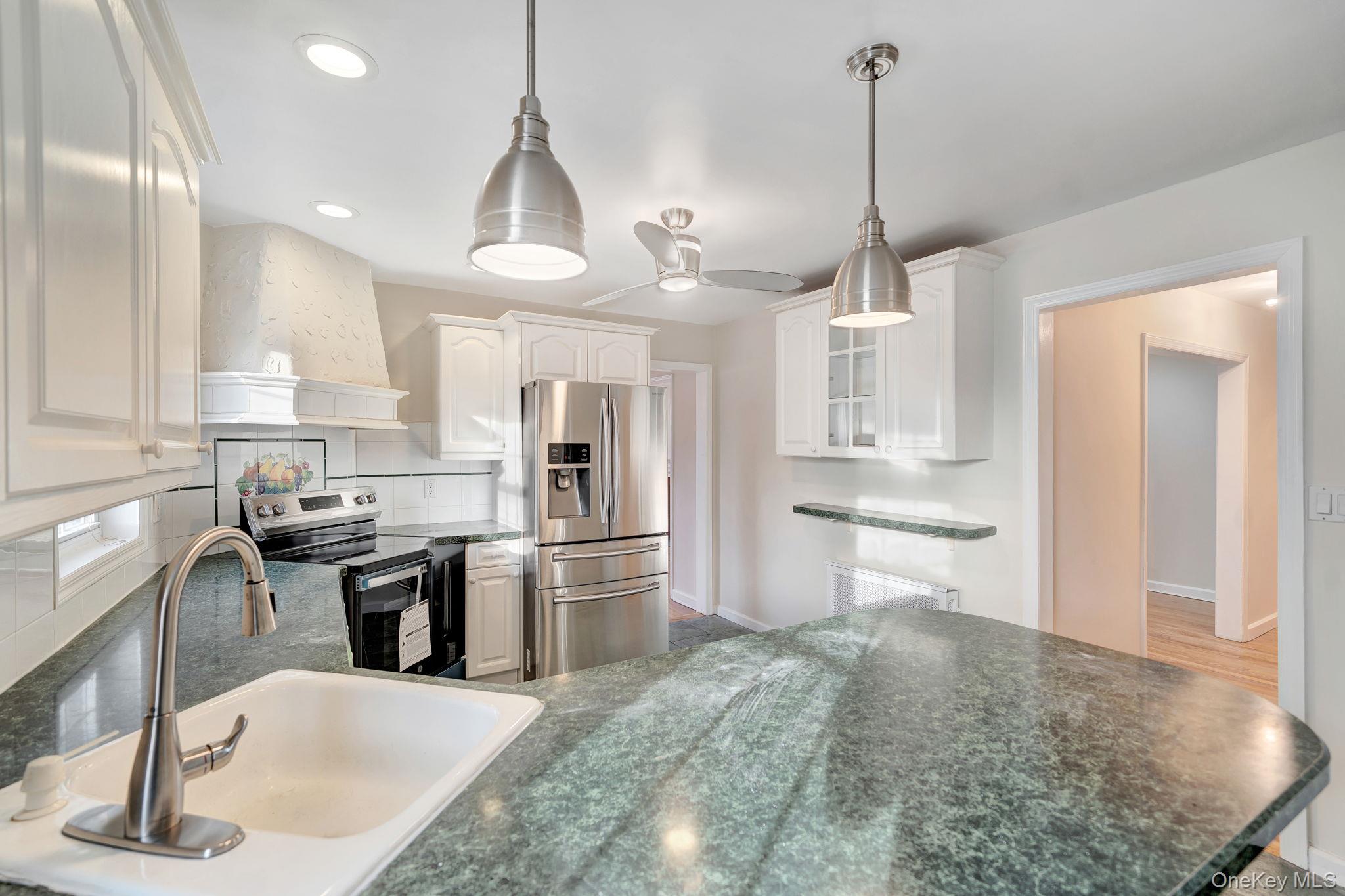 #6 photo, 6 Elliott Place, Freeport , NY 11520