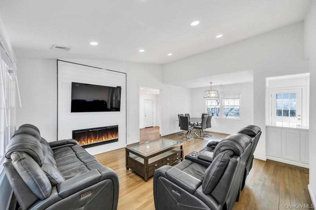 #3 photo, 22 Bruce Lane, 롱 아일랜드 Farmingdale , NY 11735