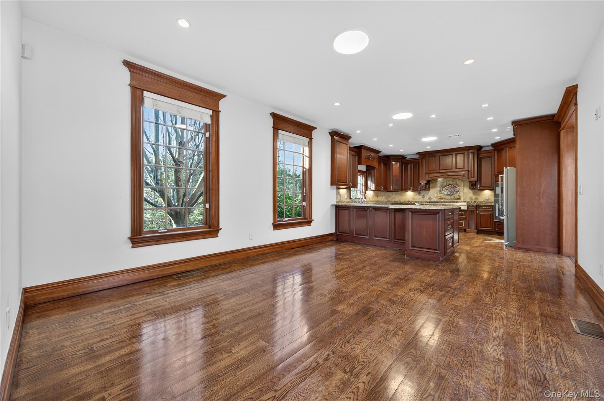 #15 photo, 3 Chestnut Court, ناسو Old Westbury , NY 11568