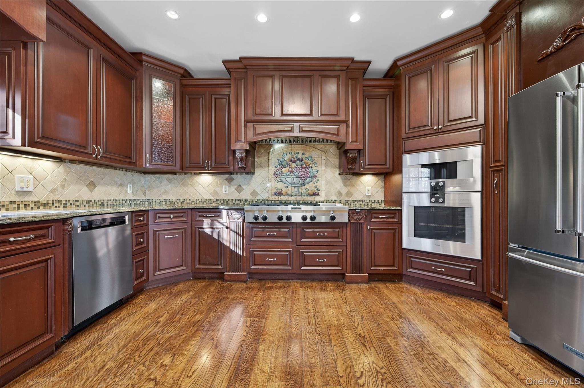 #19 photo, 3 Chestnut Court, ناسو Old Westbury , NY 11568