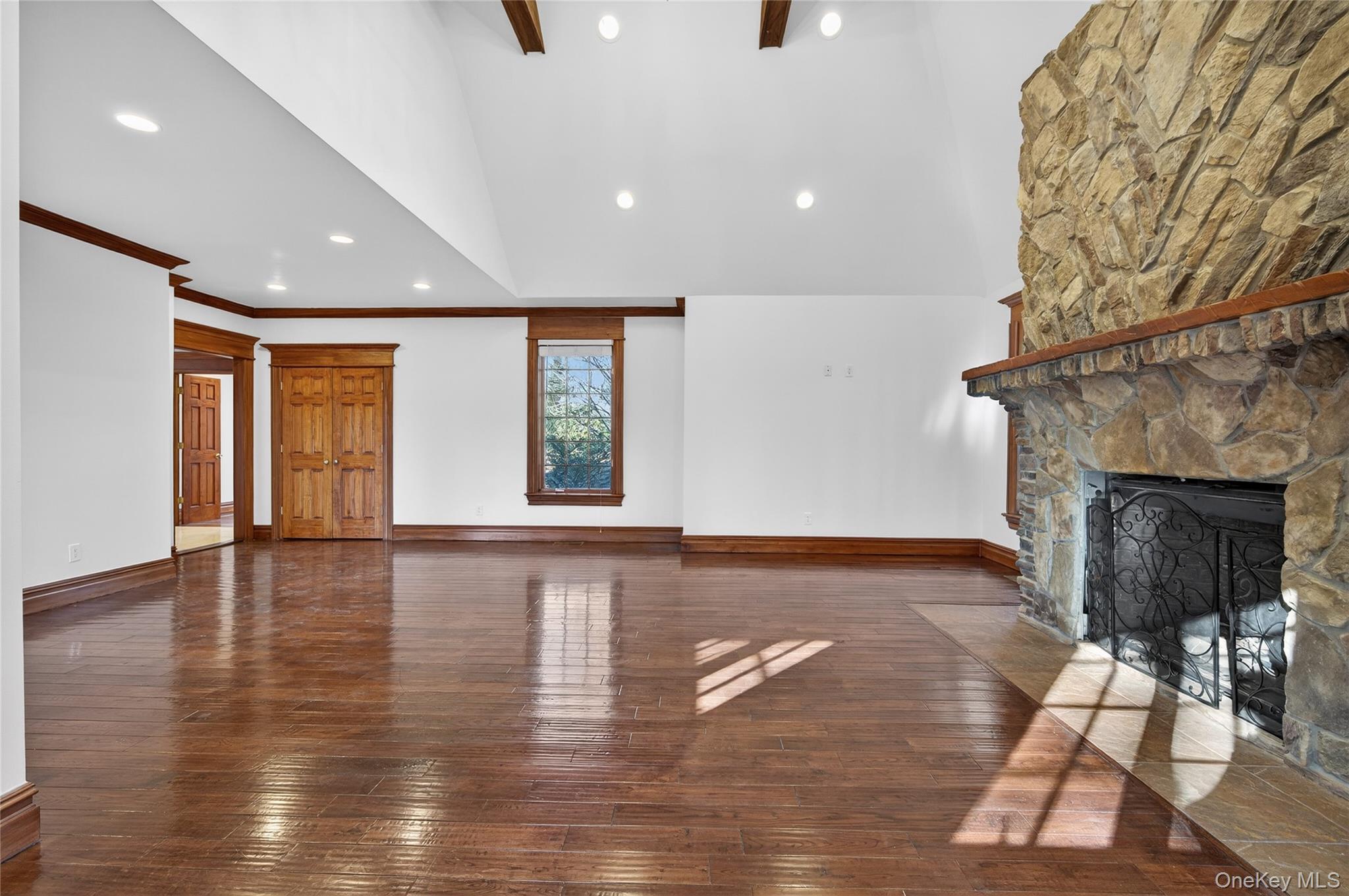 #8 photo, 3 Chestnut Court, ناسو Old Westbury , NY 11568