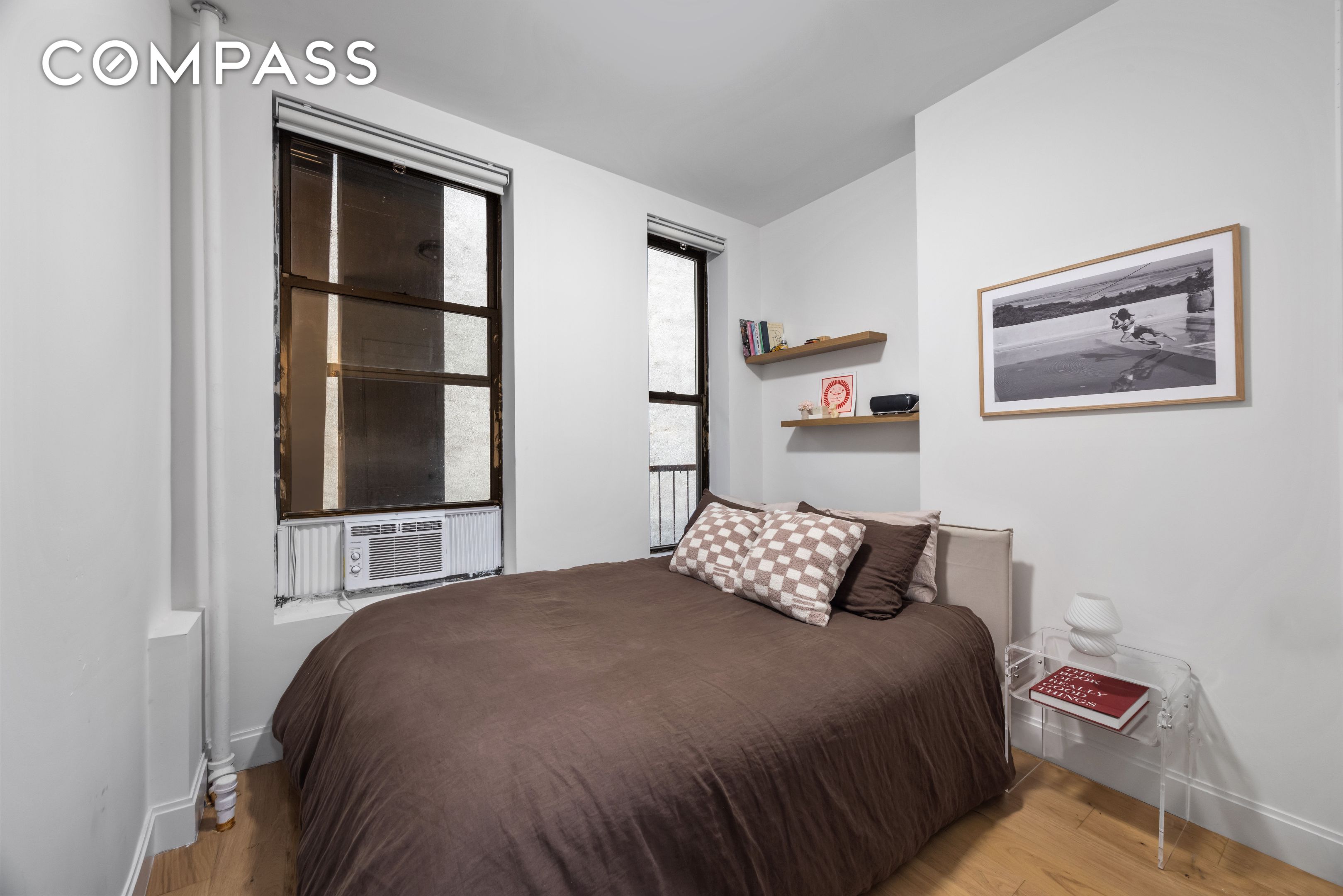 #4 photo, 347 E 5th Street, East Village , NY 10003