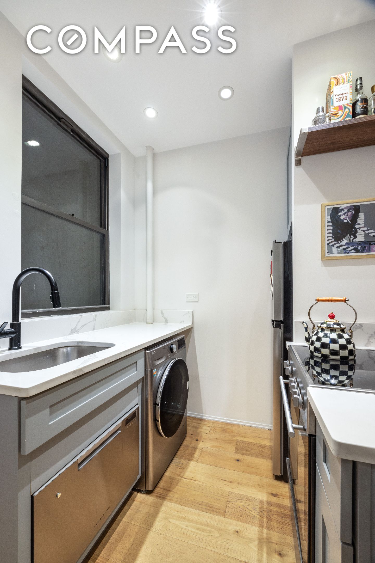 #5 photo, 347 E 5th Street, East Village , NY 10003