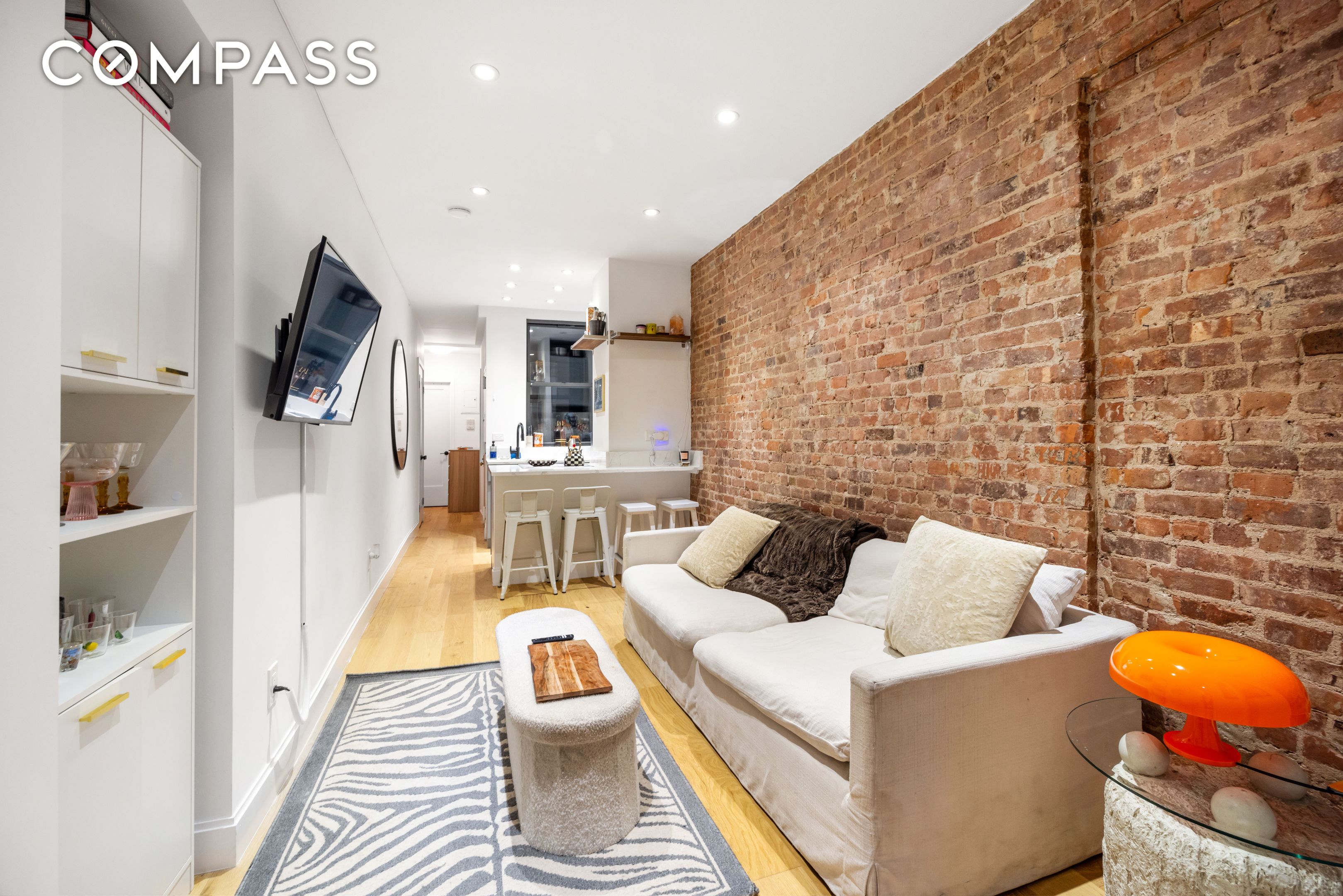 #6 photo, 347 E 5th Street, East Village , NY 10003