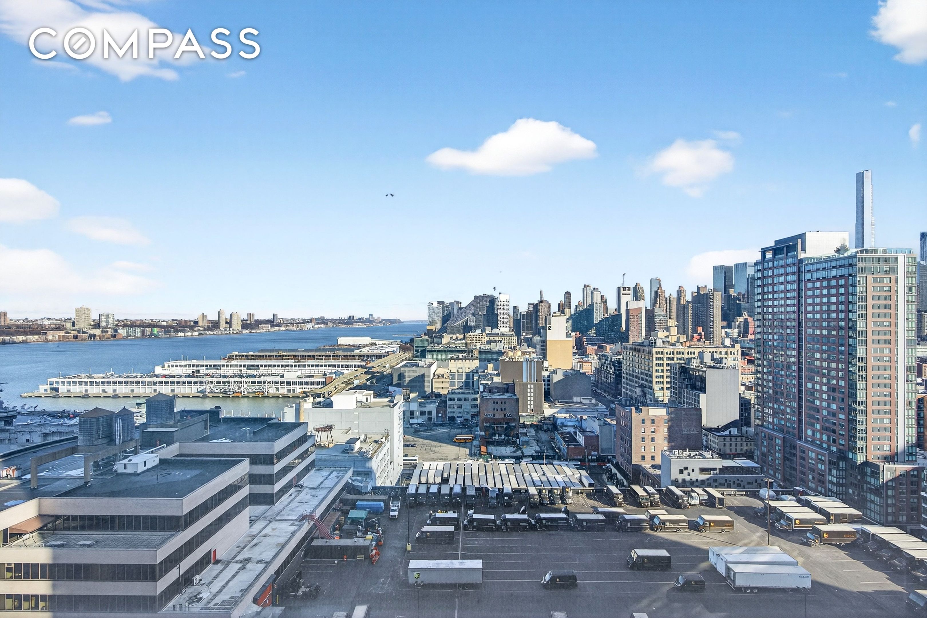 #11 photo, 635 W 42nd Street, מנהטן Hell's Kitchen , NY 10036