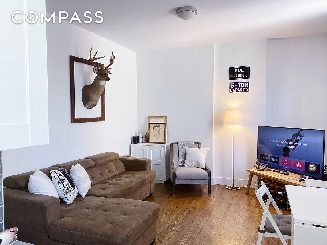 #5 photo, 384 Court Street, Бруклин ‖ Carroll Gardens , NY 11231