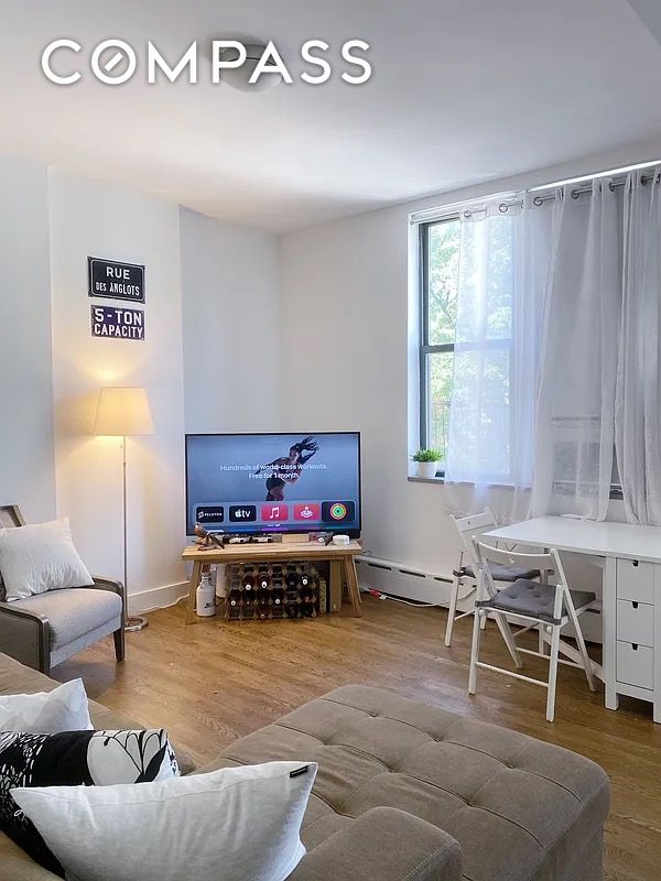 #6 photo, 384 Court Street, Бруклин ‖ Carroll Gardens , NY 11231