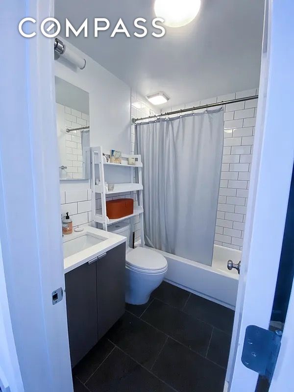 #7 photo, 384 Court Street, Бруклин ‖ Carroll Gardens , NY 11231