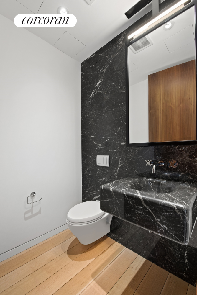 #16 photo, New York City, SoHo , NY 10013