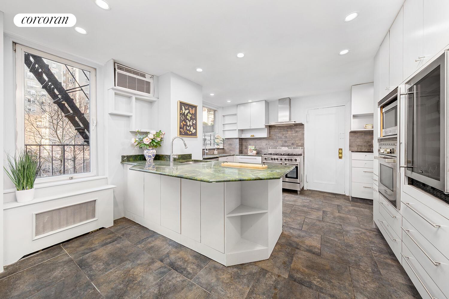 #4 photo, 607 W END Avenue, Upper West Side , NY 10024