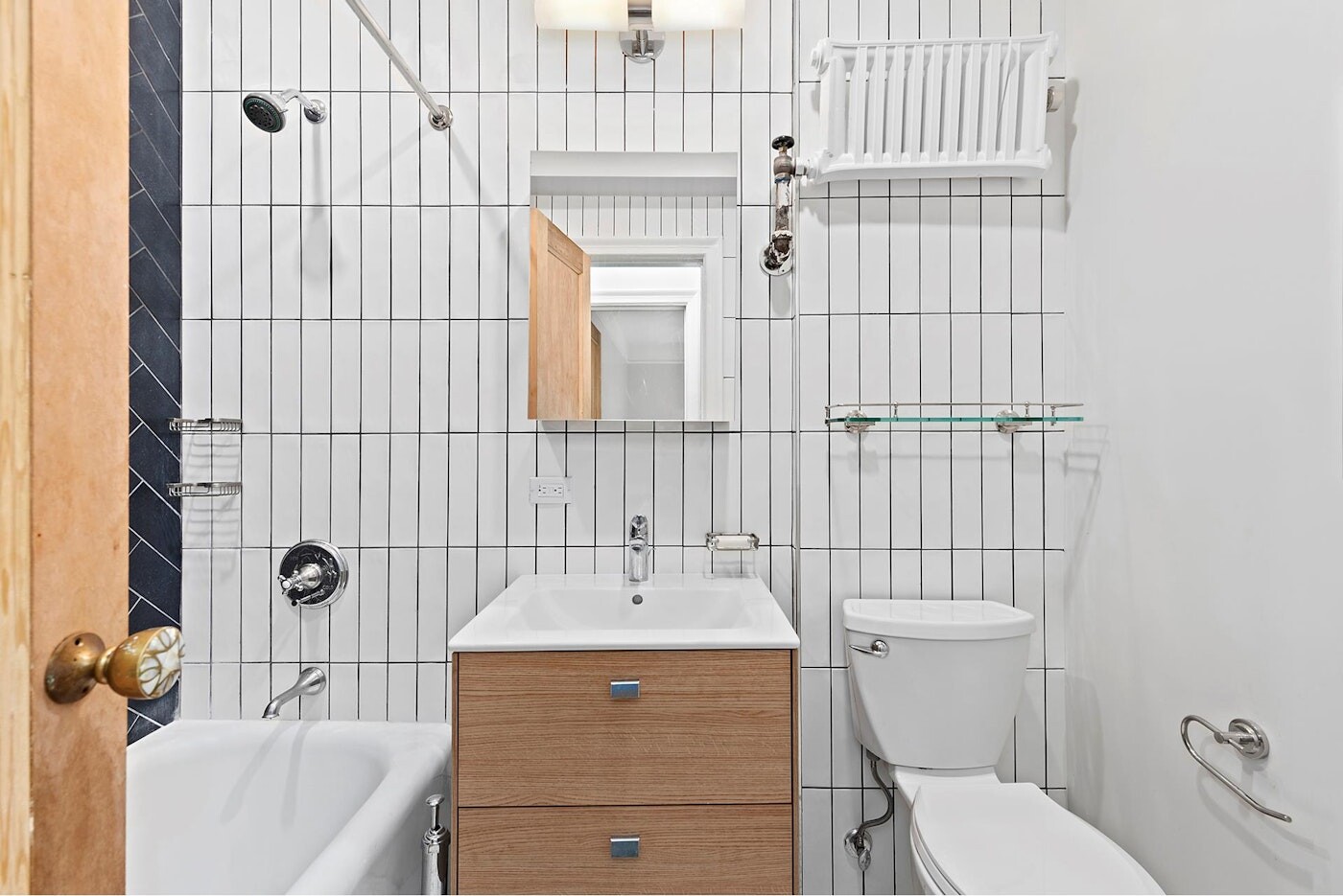 #6 photo, 83-10 35TH Avenue, Jackson Heights , NY 11372