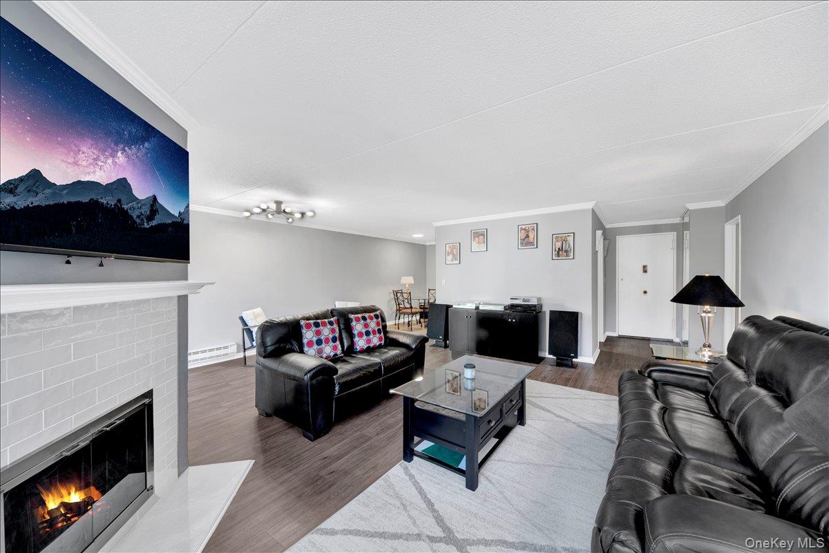 #14 photo, 400 High Point Drive, Hartsdale , NY 10530