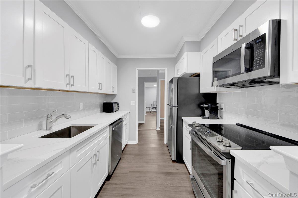 #4 photo, 400 High Point Drive, Hartsdale , NY 10530