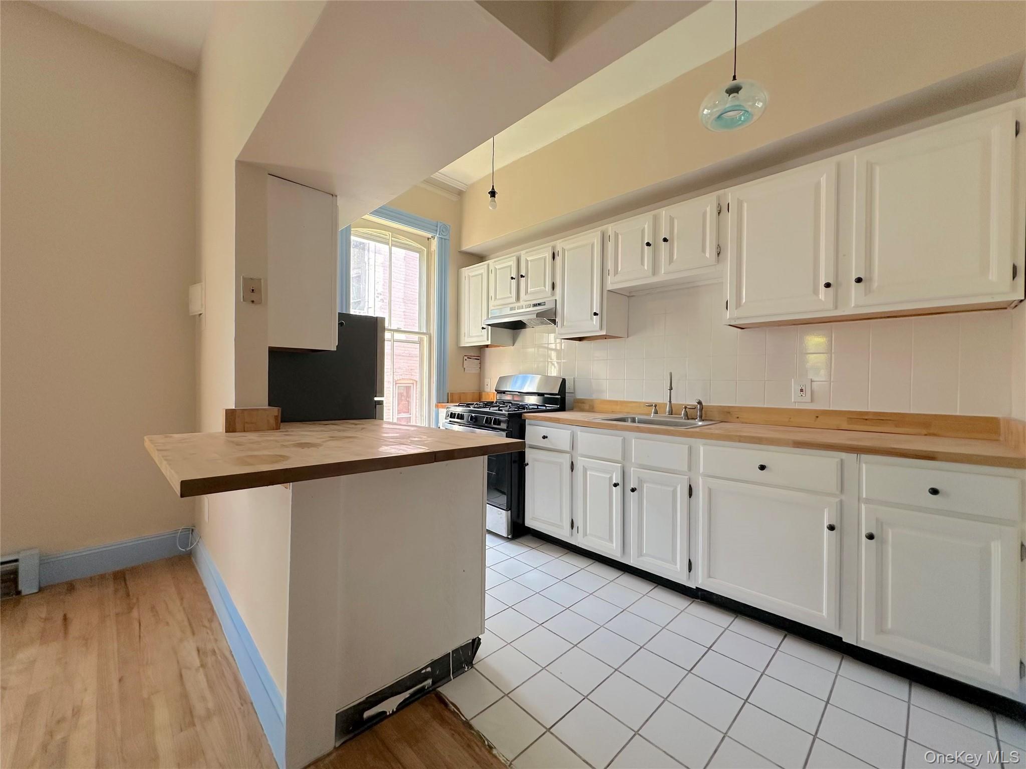 #14 photo, 240 Grand Street, Newburgh , NY 12550