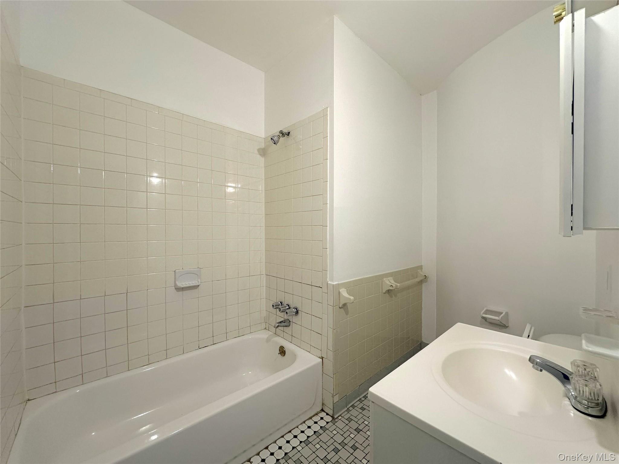 #6 photo, 240 Grand Street, Newburgh , NY 12550