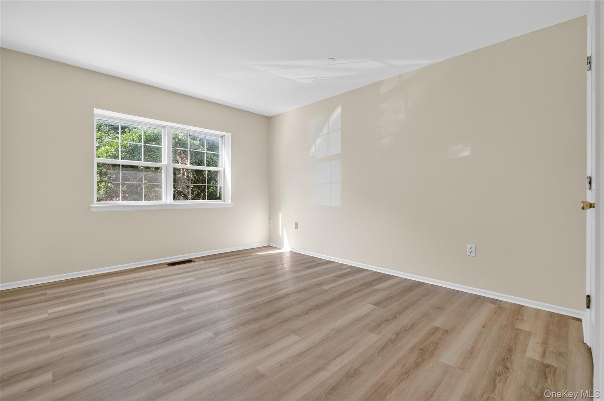 #19 photo, 10-12 Chestnut Street, Suffern , NY 10901