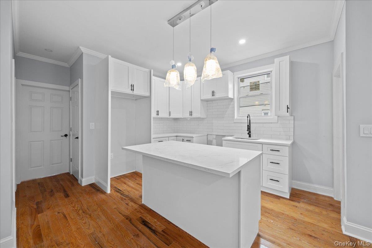 #11 photo, 588 Van Nest Avenue, برونكس Bronx , NY 10460