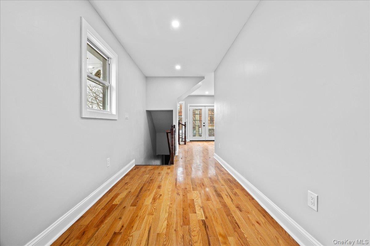 #17 photo, 588 Van Nest Avenue, برونكس Bronx , NY 10460