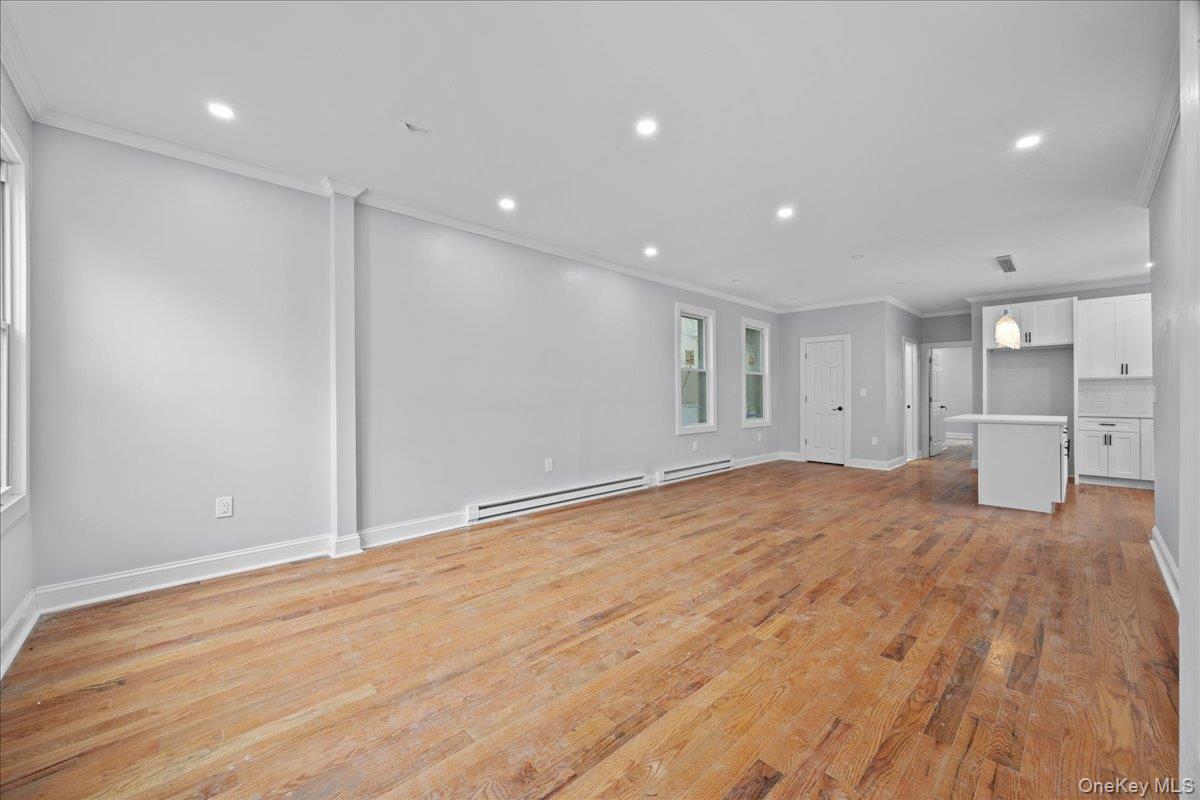 #6 photo, 588 Van Nest Avenue, برونكس Bronx , NY 10460