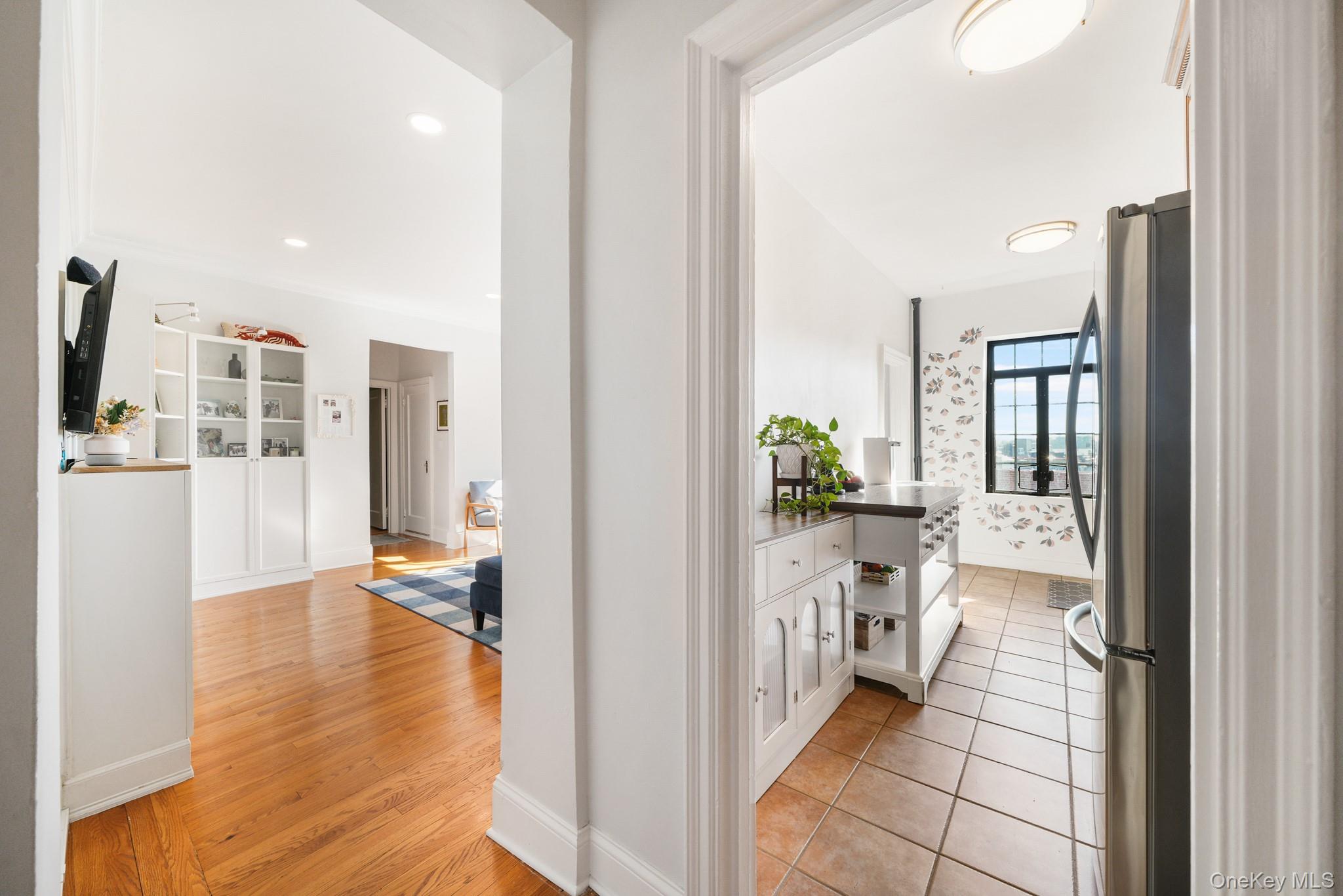 #3 photo, 45 Pondfield Road, ब्रोंक्स Bronxville , NY 10708