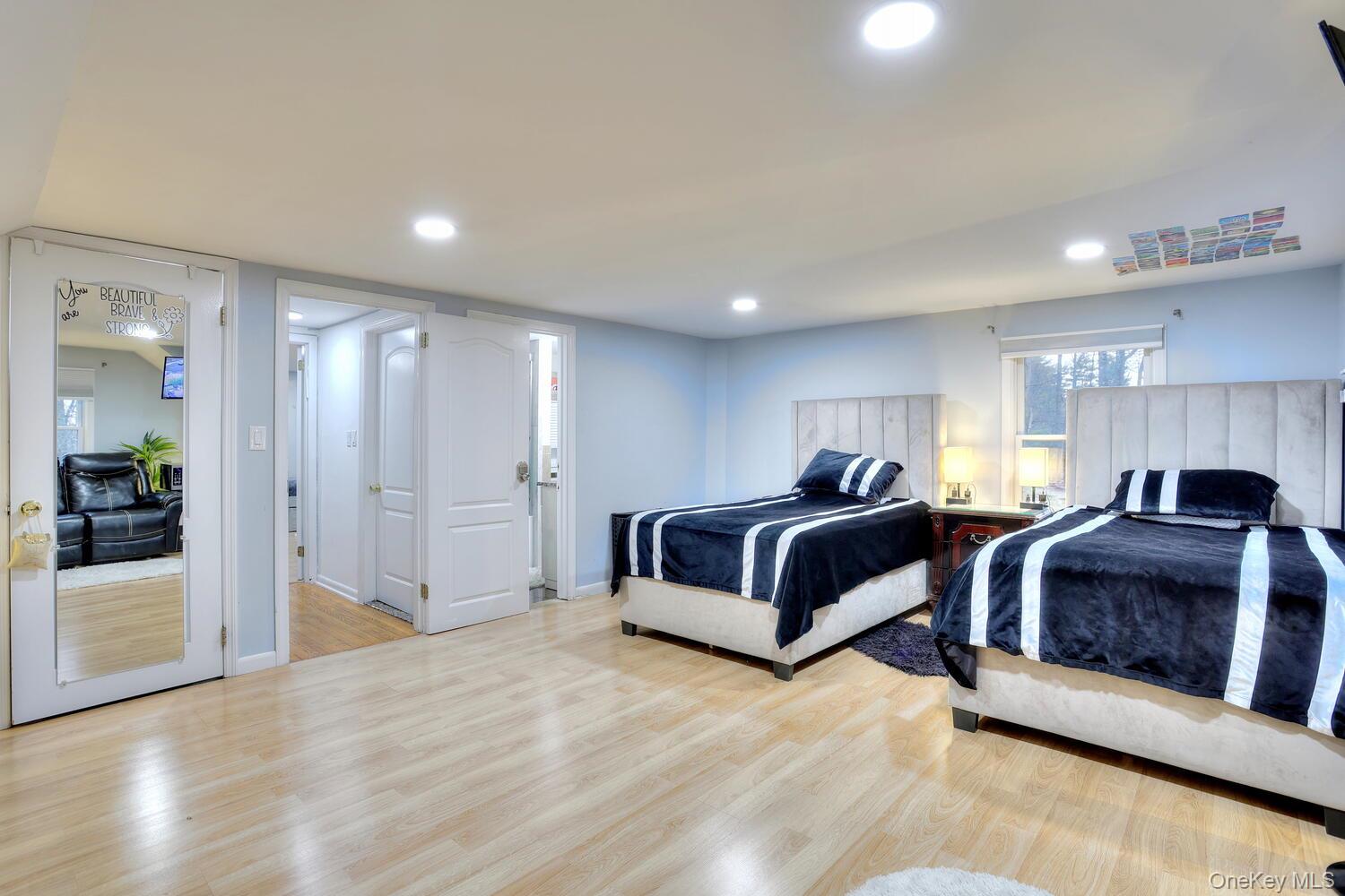 #14 photo, 15 Woodland Place, 뉴욕주 Airmont , NY 10952