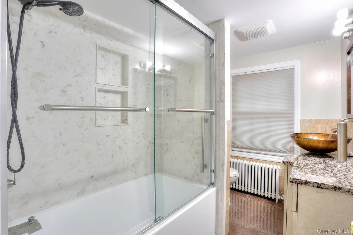 #17 photo, 15 Woodland Place, 뉴욕주 Airmont , NY 10952