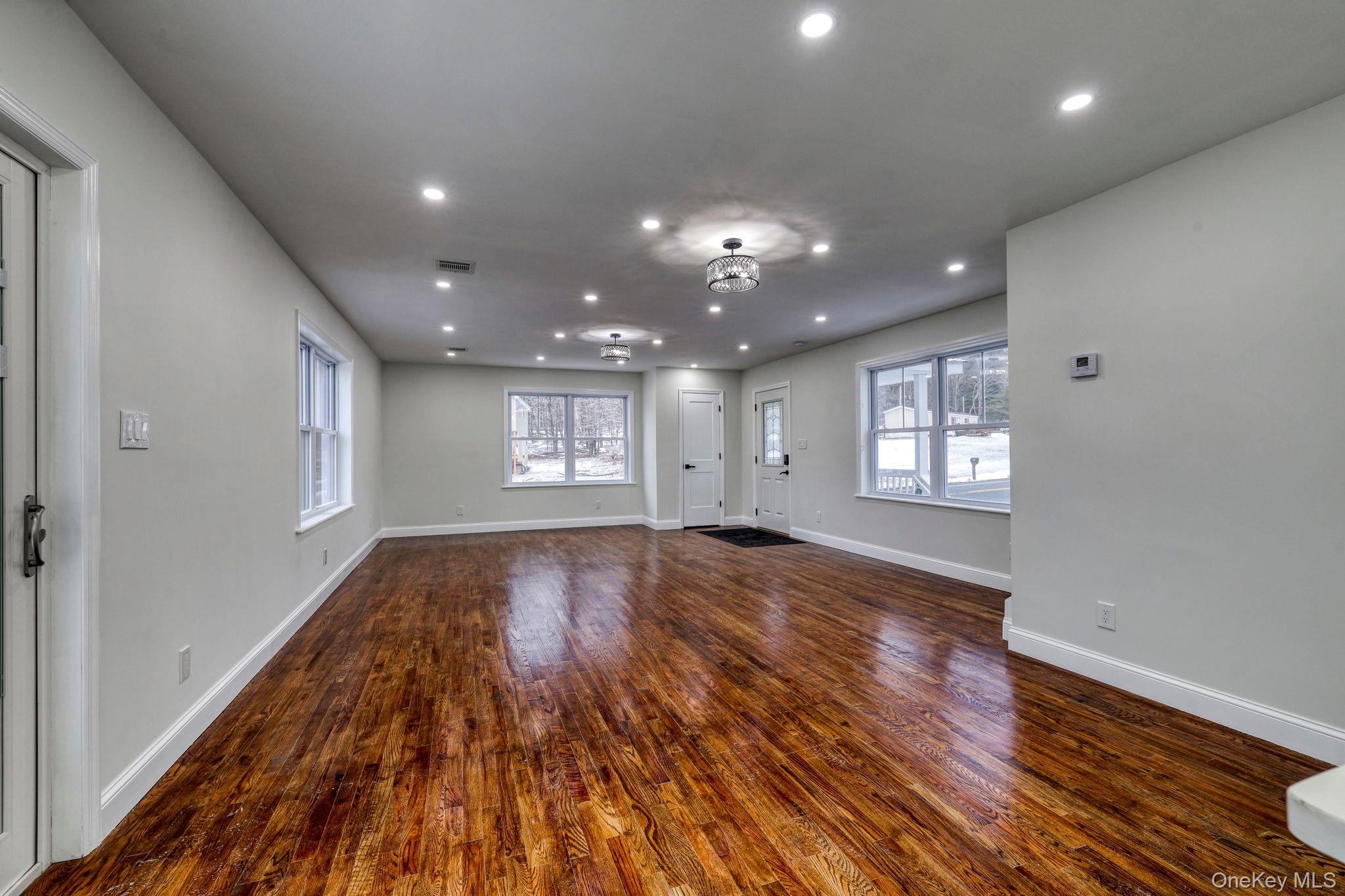 #5 photo, 3342 State Route 42, 紐約州 Monticello , NY 12701