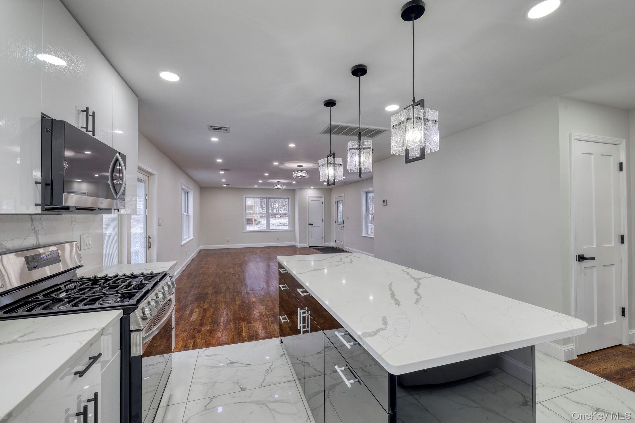 #8 photo, 3342 State Route 42, 紐約州 Monticello , NY 12701