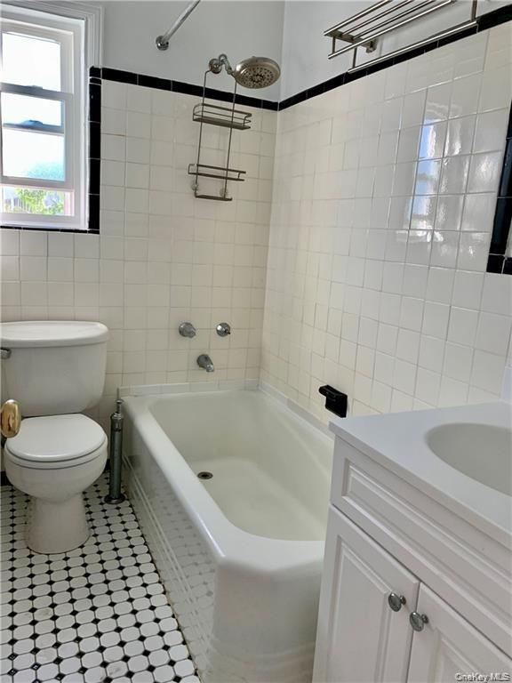 #8 photo, 1833 Palmer Avenue, Larchmont , NY 10538