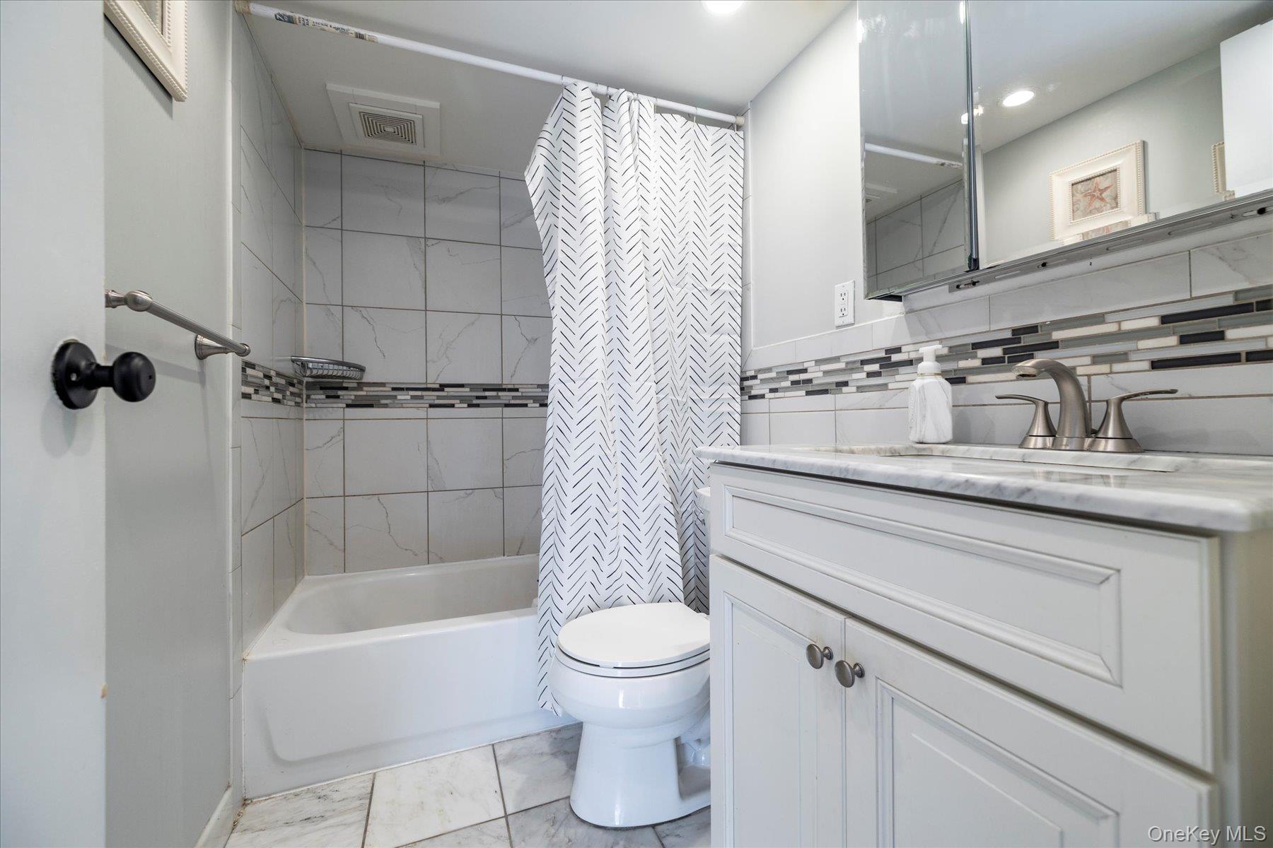 #13 photo, 310 Riverside Boulevard, מחוז נסאו Long Beach , NY 11561