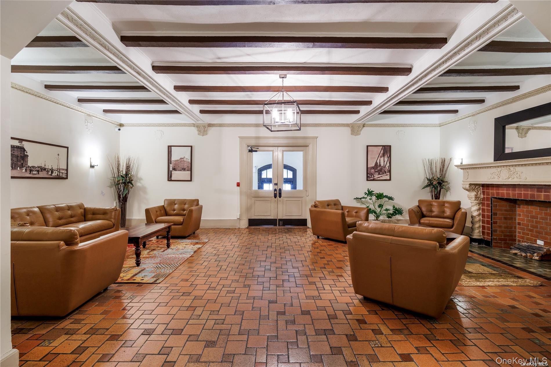 #16 photo, 310 Riverside Boulevard, מחוז נסאו Long Beach , NY 11561