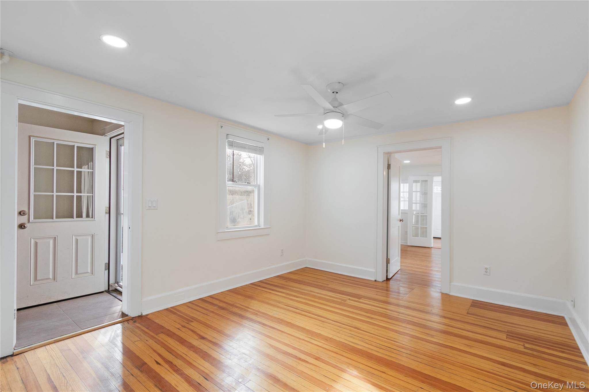 #3 photo, 57 Spring Street, ناسو Oyster Bay , NY 11771