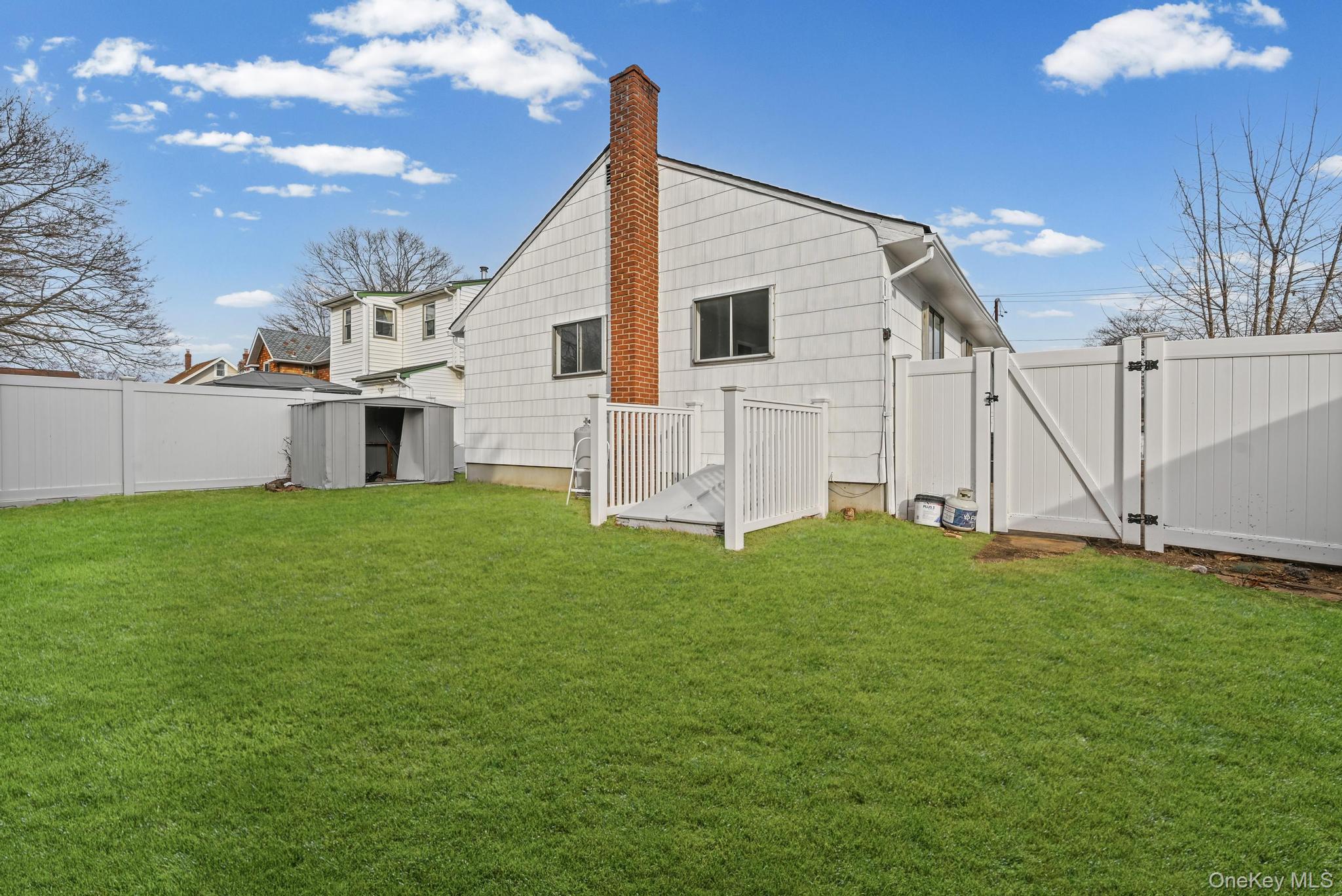 #4 photo, 88 N Penataquit Avenue, Саффолк ‖ Bay Shore , NY 11706