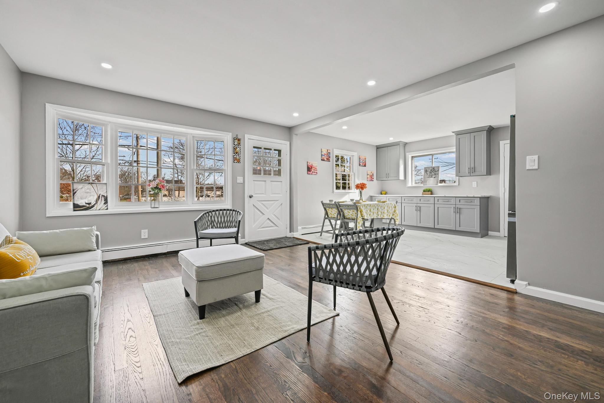 #8 photo, 88 N Penataquit Avenue, Саффолк ‖ Bay Shore , NY 11706